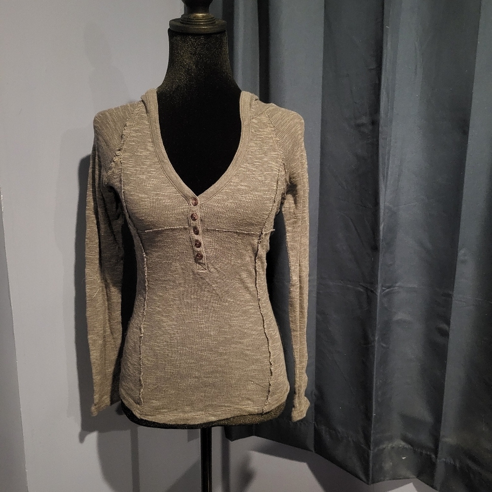Derek Heart Women's V-Neck Hoodie - Tan